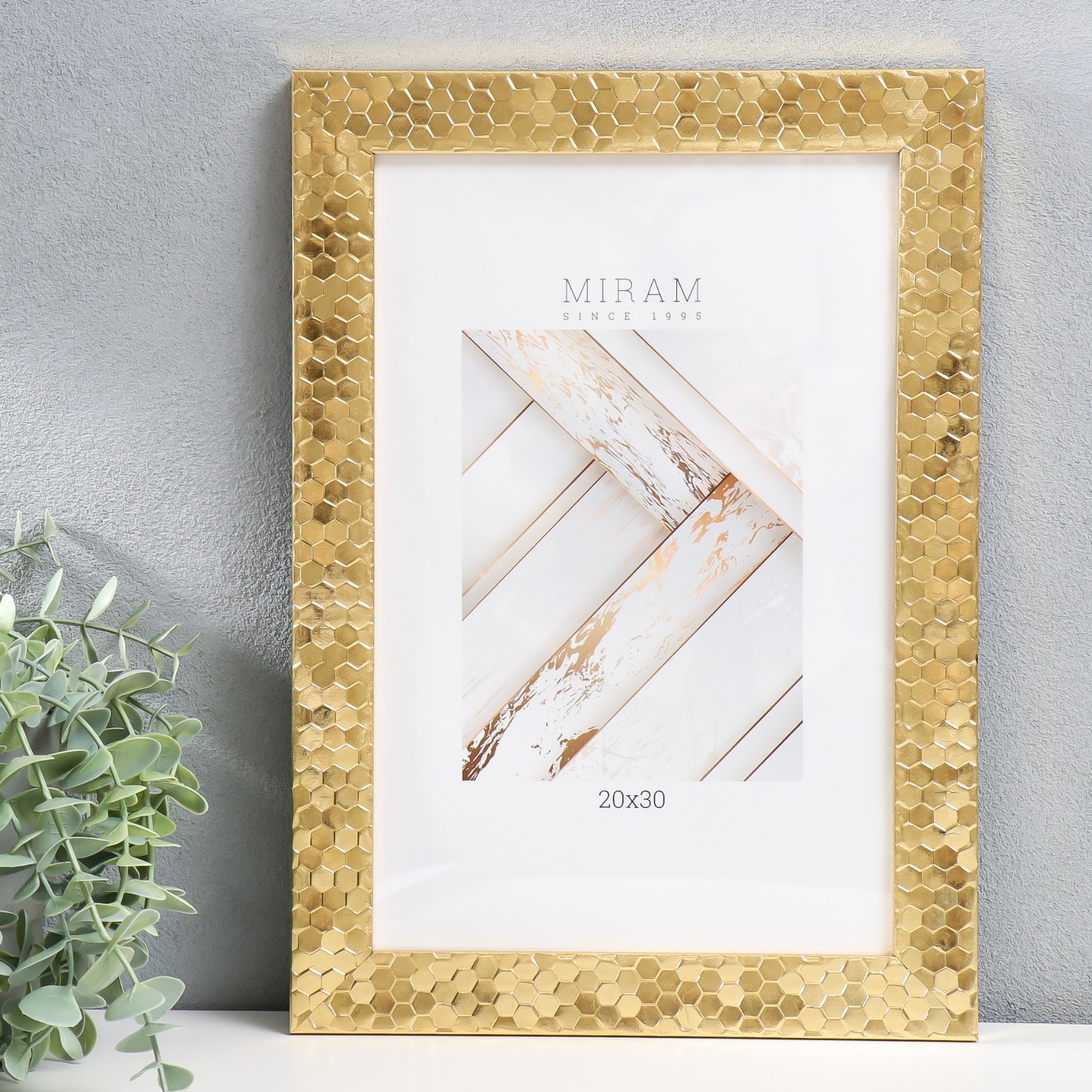 6893954 Фоторамка пластик Gallery 20х30 см, цвет золото