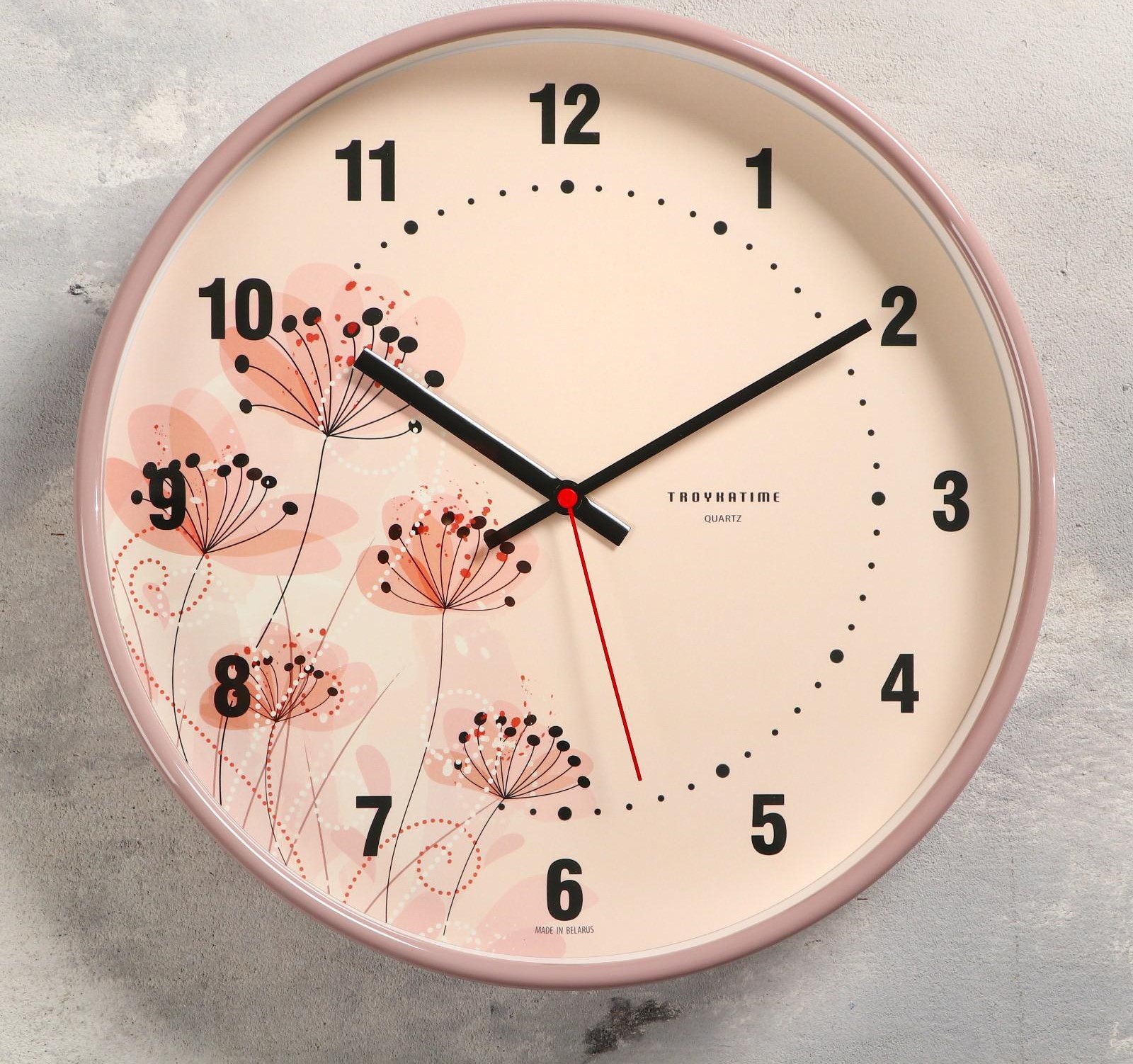 5473732 Часы настенные Полевые цветы, плавный ход, d 30.5 см. цвет розовый