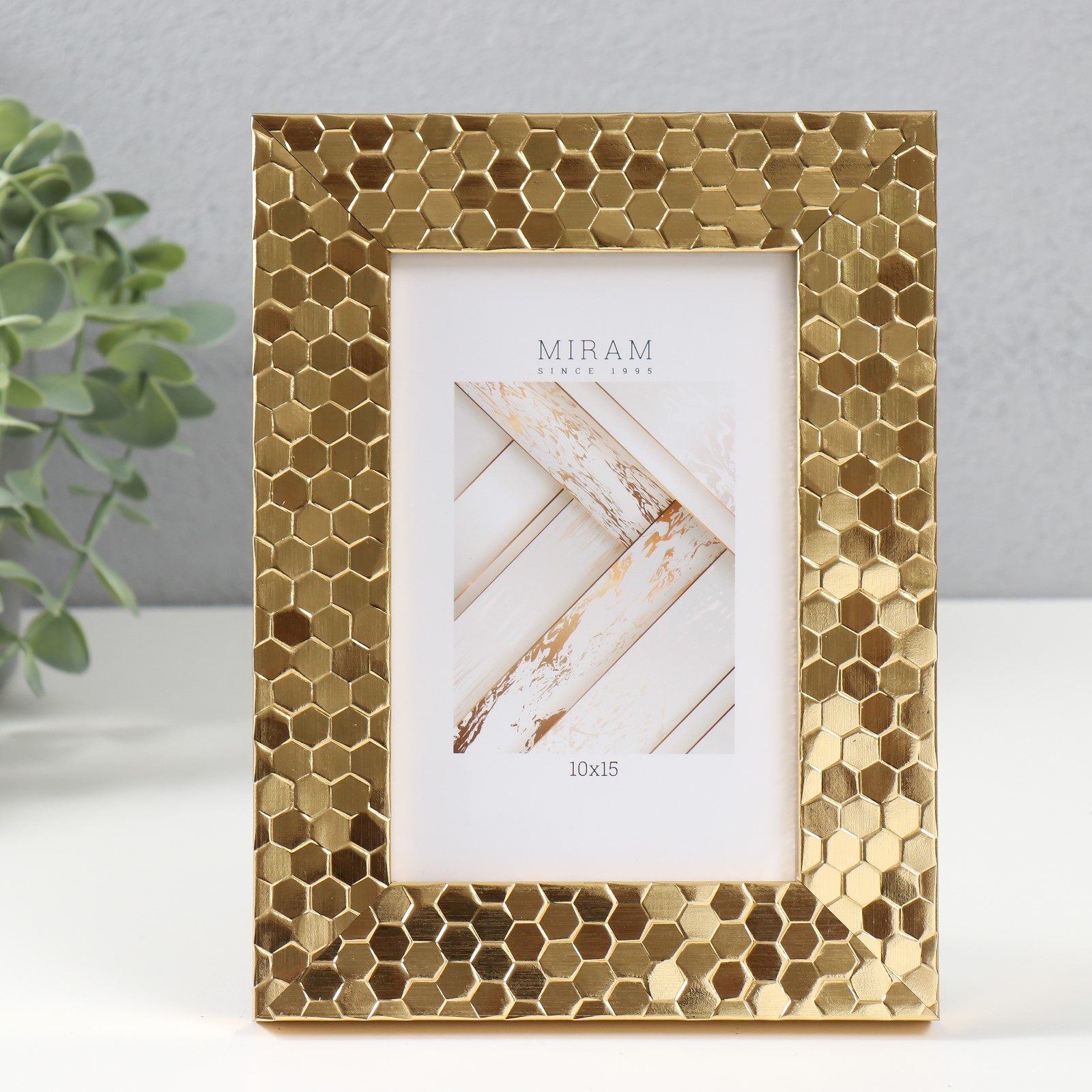 6894045 Фоторамка пластик Gallery 10х15 см, цвет золото