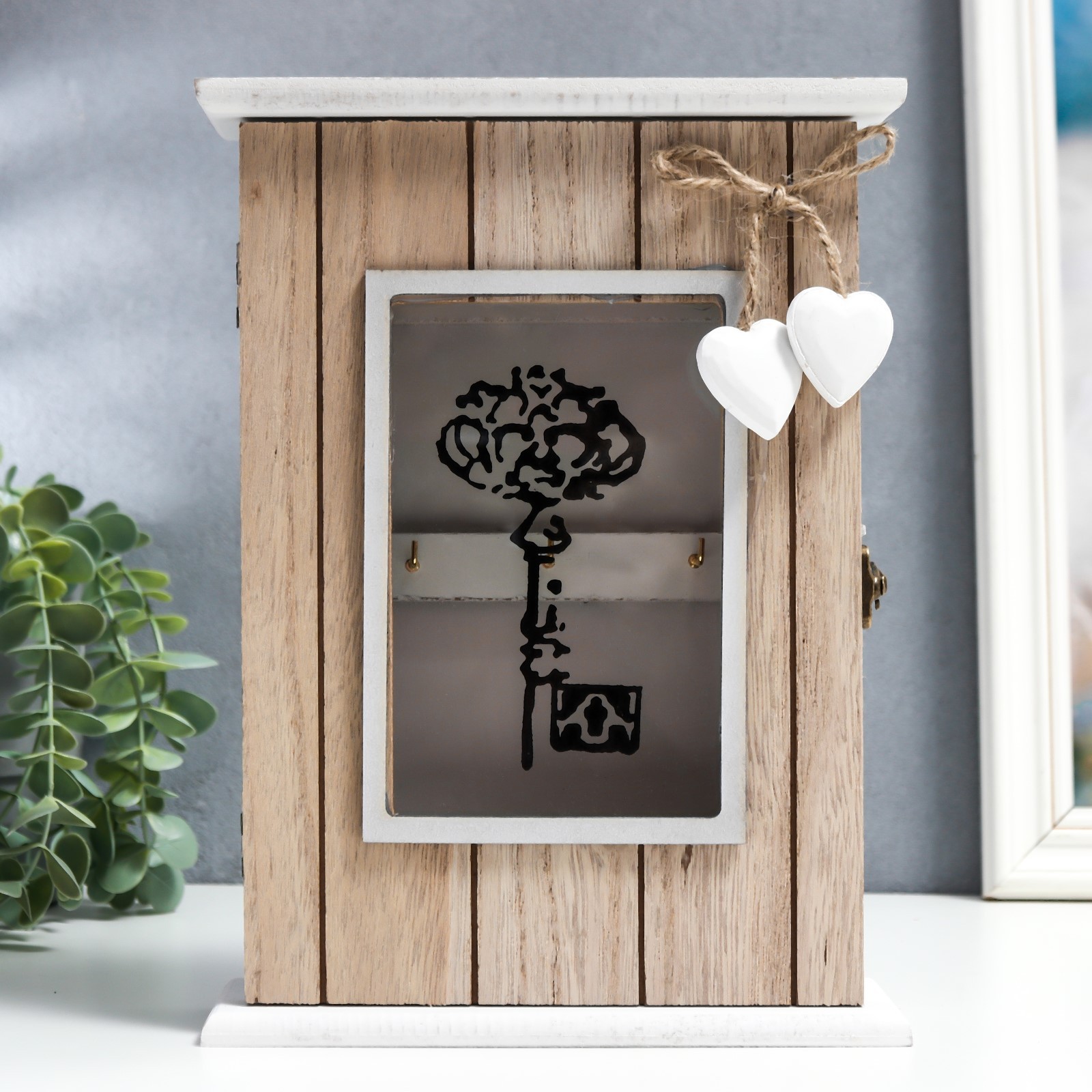 3483893 Ключница дерево 6 крючков Ключик ажурный 25,8х19х5,8 см.