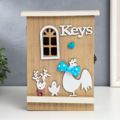 7053582 Ключница дерево Курочка с цыплёнком 26х21х6 см.