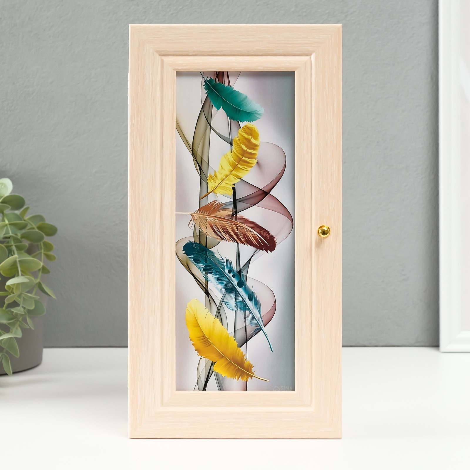 7636928 Ключница Пять перьев молочный дуб 16х31 см.