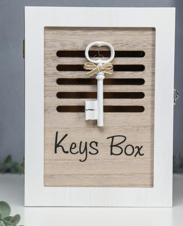 5051026 Ключница дерево 6 крючков Ключик с тесьмой 26х19,5х5,3 см