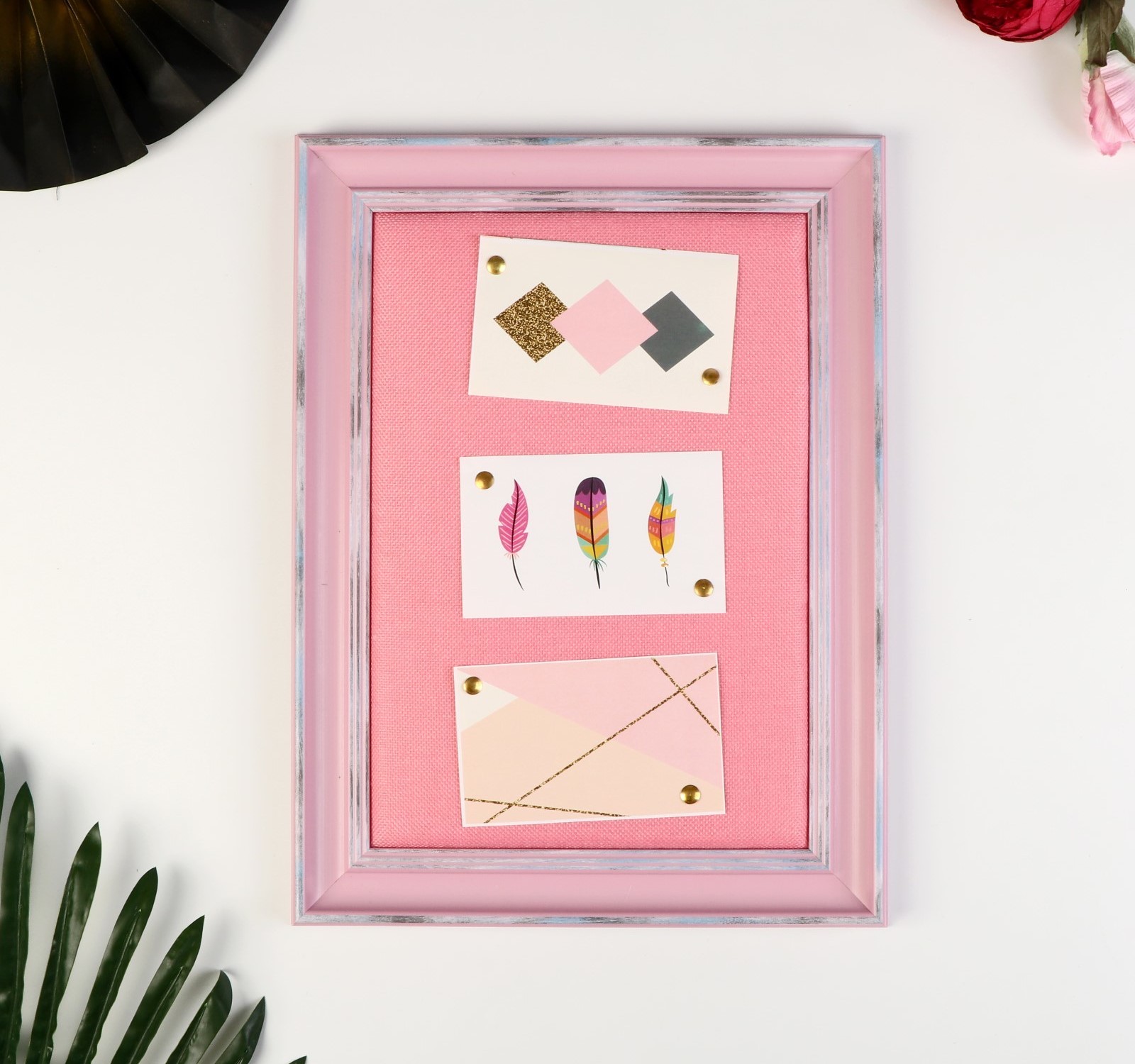 4459510 Фоторамка пластик на 3 фото 8х8  10х10  9х13 см Текстура розовая